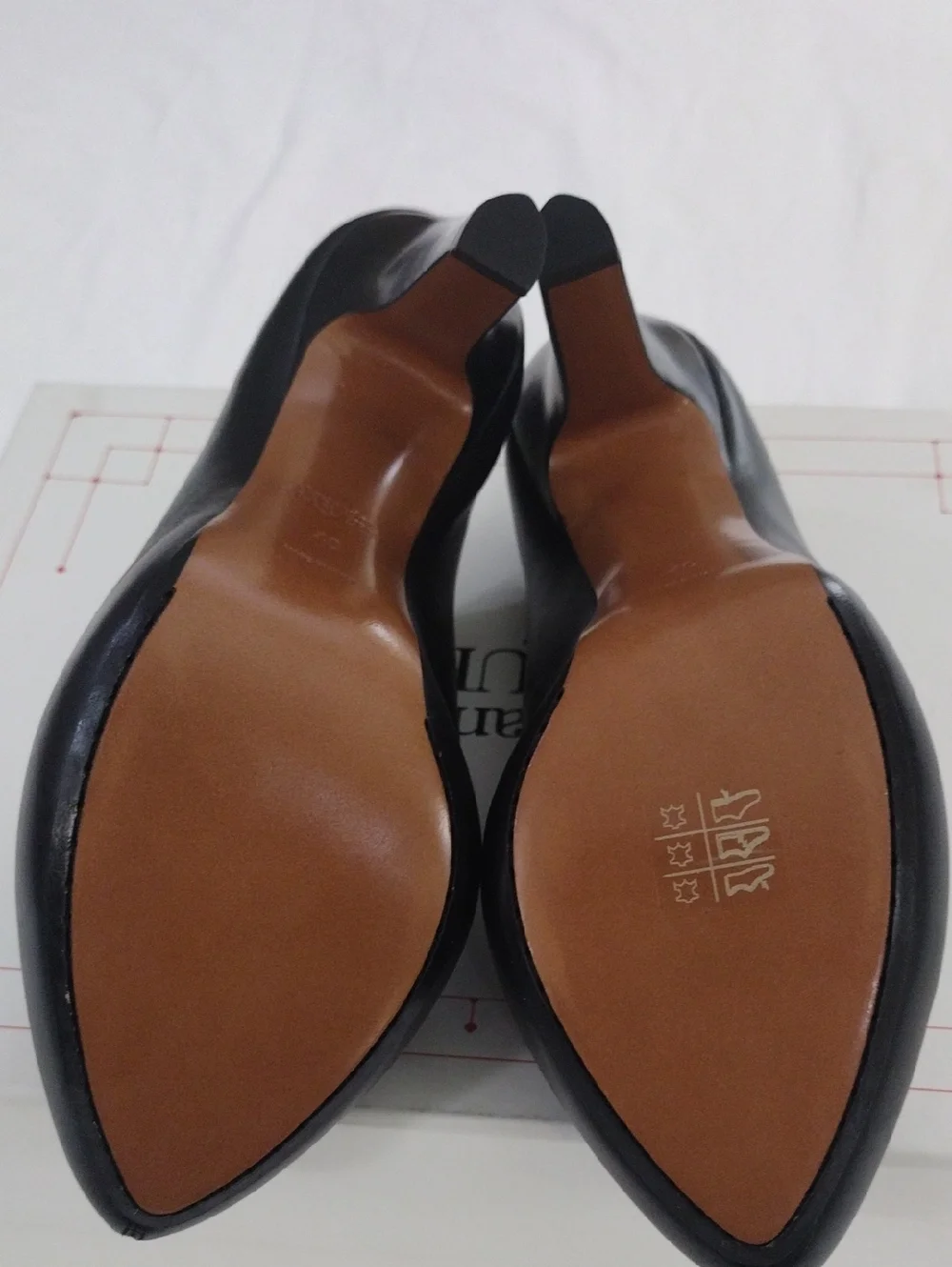 Alexander McQueen Black Leather Mules - Picture 11 of 15